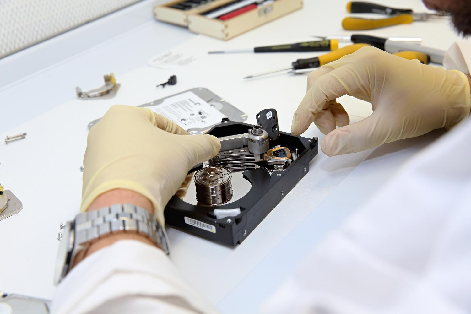 Fallen Hard Drive Data Recovery Dubai